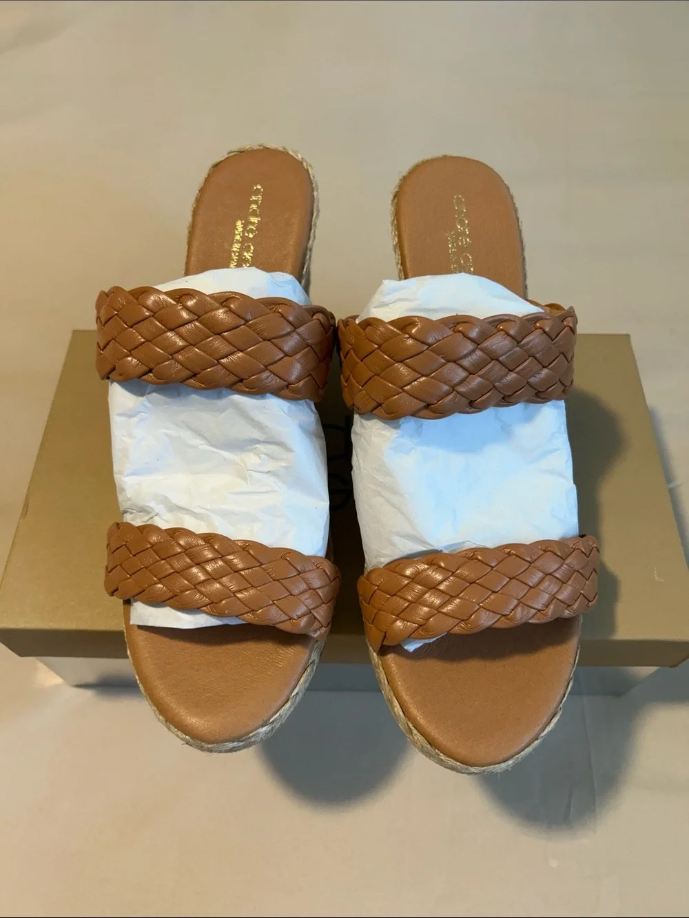 Andre Assous Aria Wedge Sandal Color: Cuero Size 10 NWT